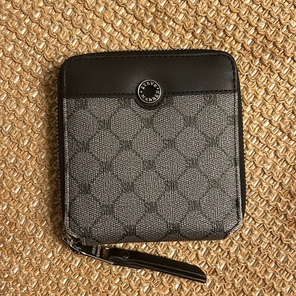Steve Madden Square Black and Gray Wallet